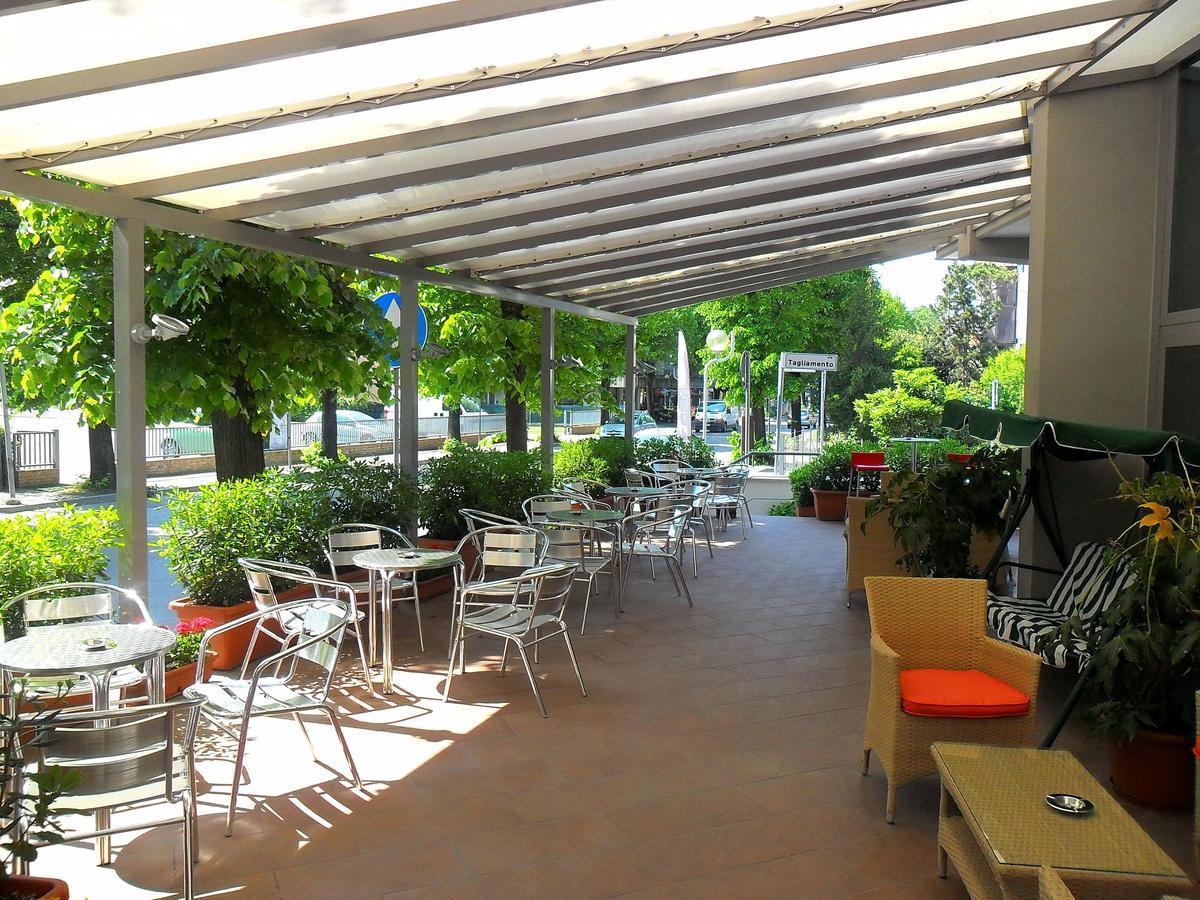 Hotel Etoile Rimini Luaran gambar