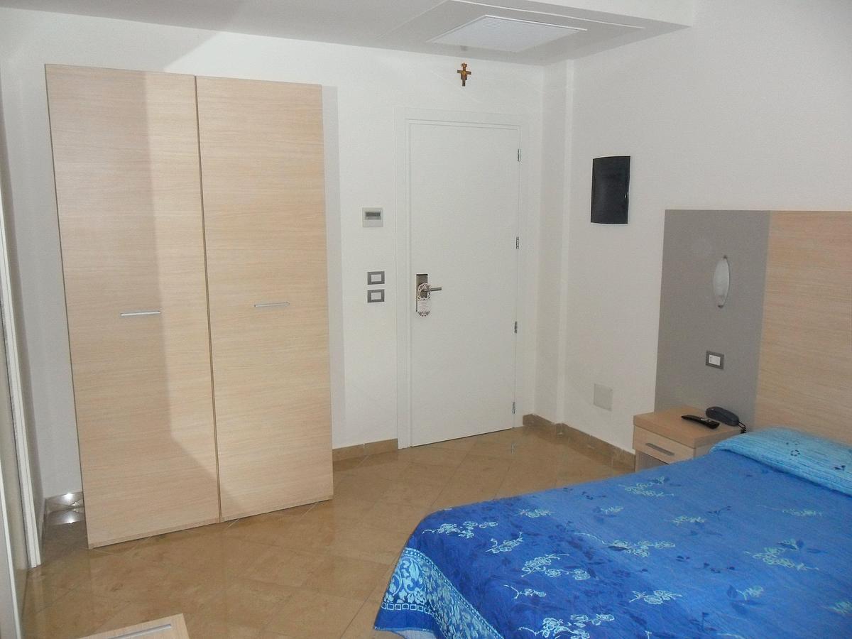 Hotel Etoile Rimini Luaran gambar