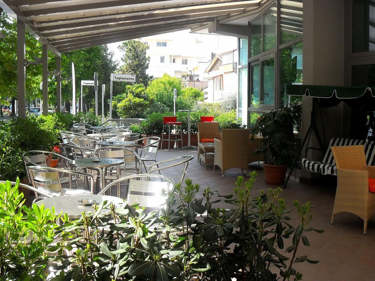 Hotel Etoile Rimini Luaran gambar