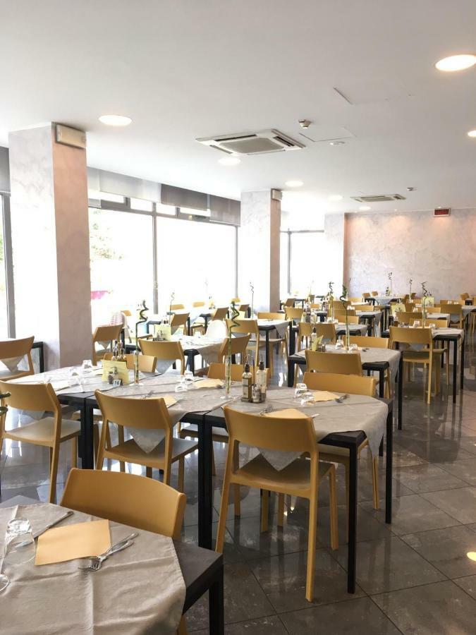Hotel Etoile Rimini Luaran gambar