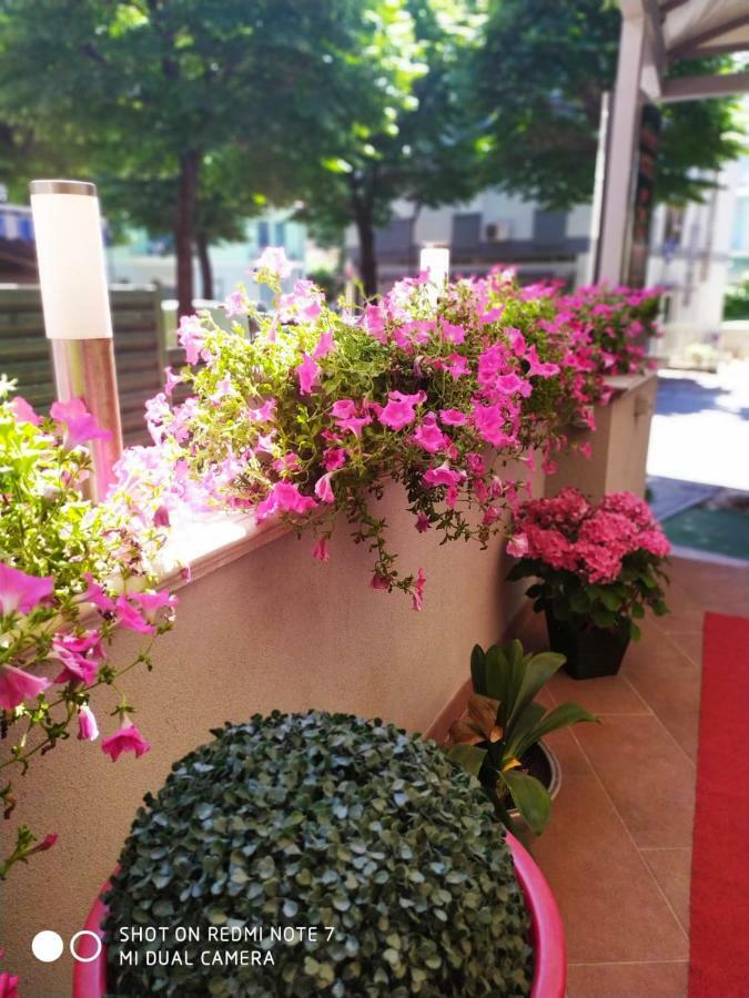 Hotel Etoile Rimini Luaran gambar