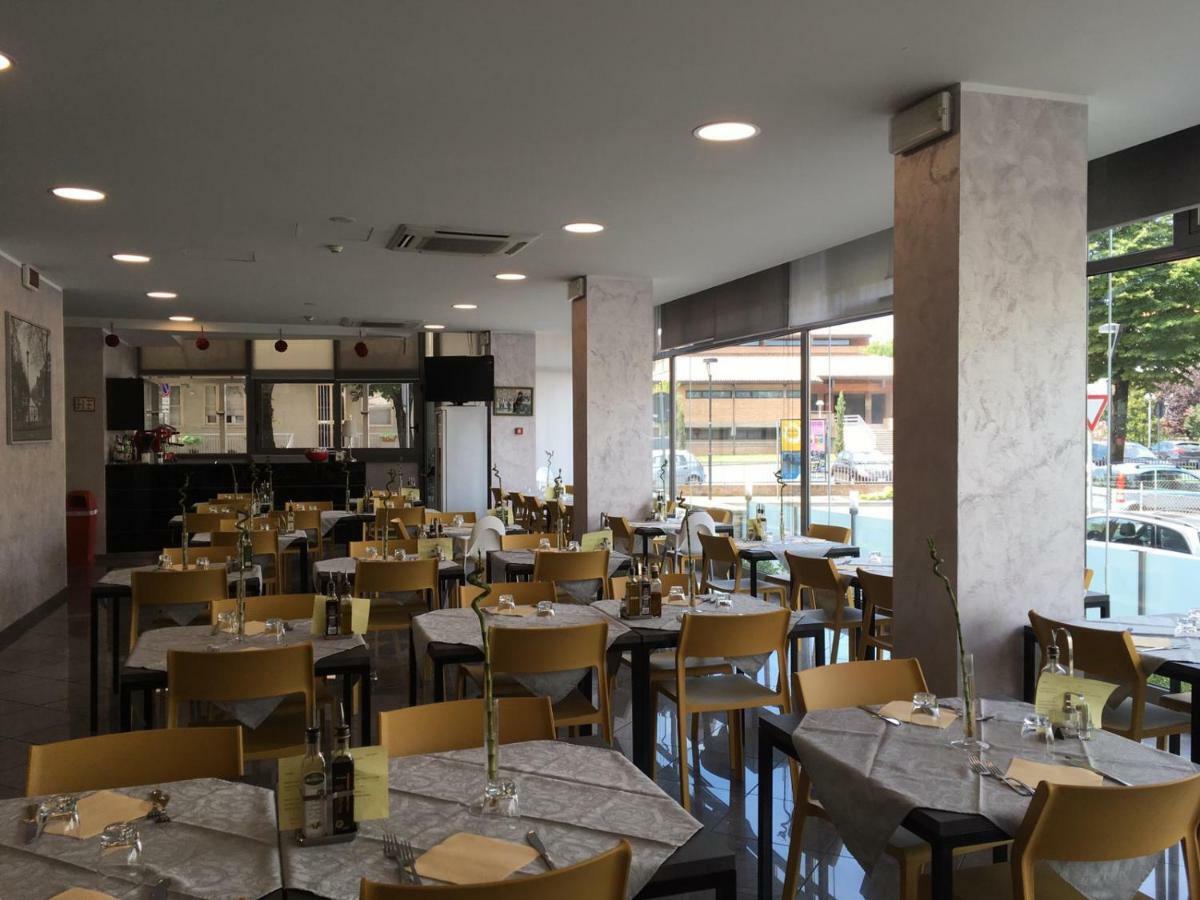 Hotel Etoile Rimini Luaran gambar