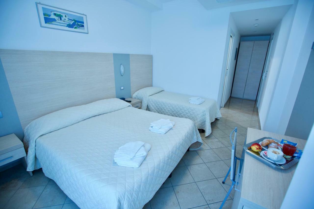 Hotel Etoile Rimini Luaran gambar