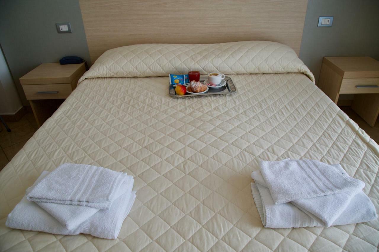 Hotel Etoile Rimini Luaran gambar