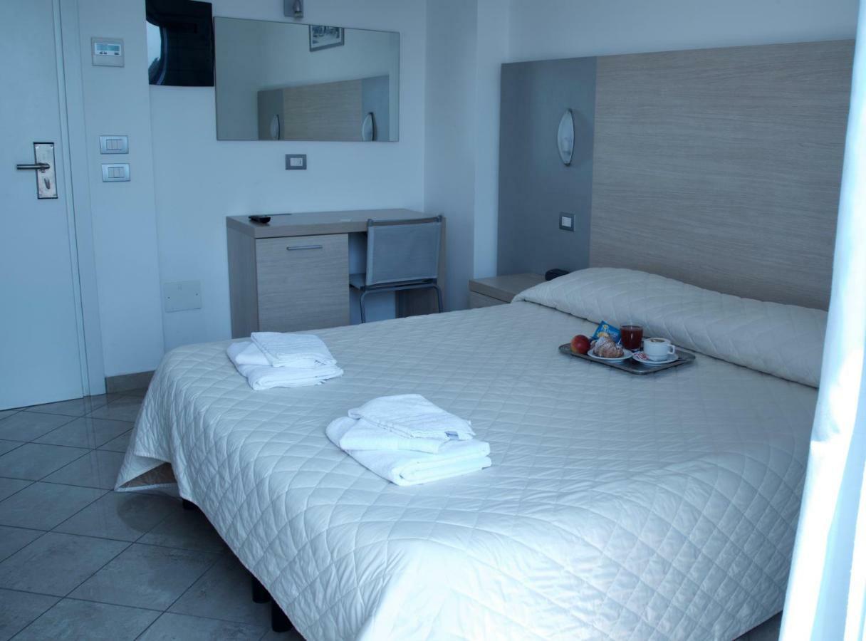 Hotel Etoile Rimini Luaran gambar